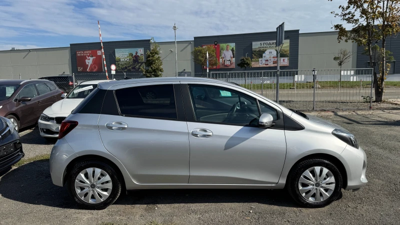 Toyota Yaris 1.33i Внос Швейцария! Навигация, Камера, Tel., 6 С, снимка 4 - Автомобили и джипове - 52142973