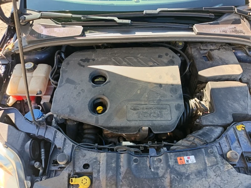 Ford Focus 1.6, снимка 15 - Автомобили и джипове - 52751577
