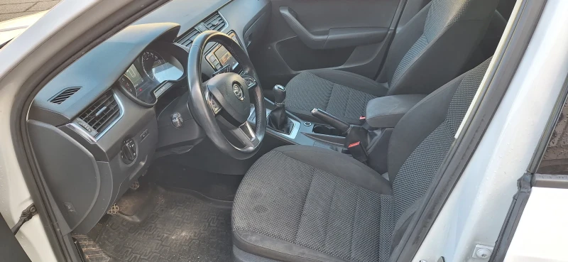 Skoda Octavia 1.6tdi, снимка 12 - Автомобили и джипове - 53448835