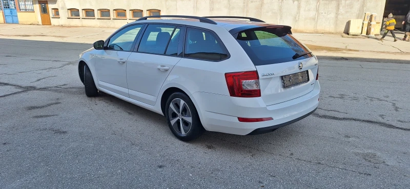 Skoda Octavia 1.6tdi, снимка 4 - Автомобили и джипове - 53448835