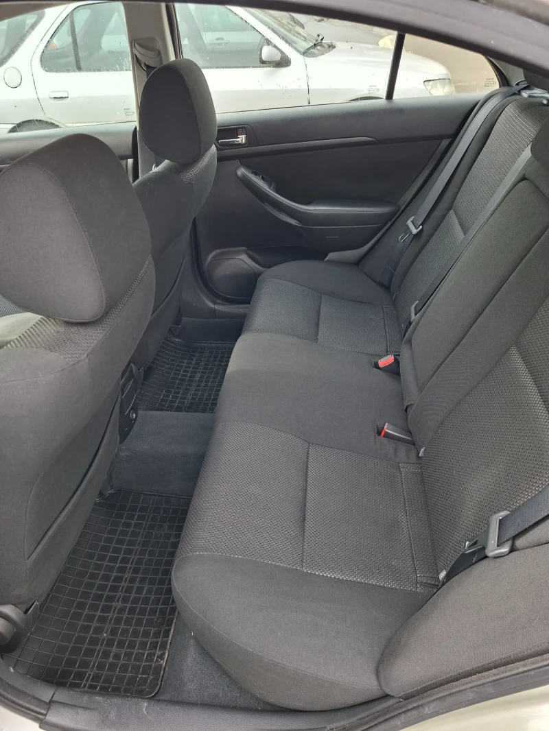 Toyota Avensis, снимка 8 - Автомобили и джипове - 53485557
