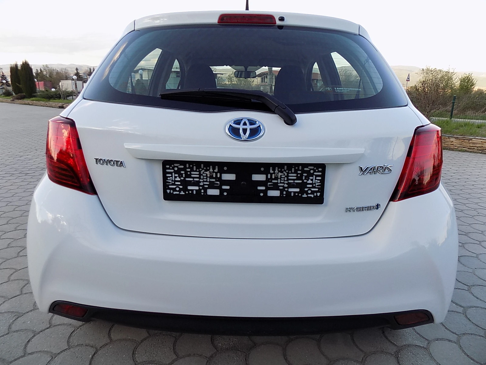 Toyota Yaris 1.5I HYBRID - изображение 6