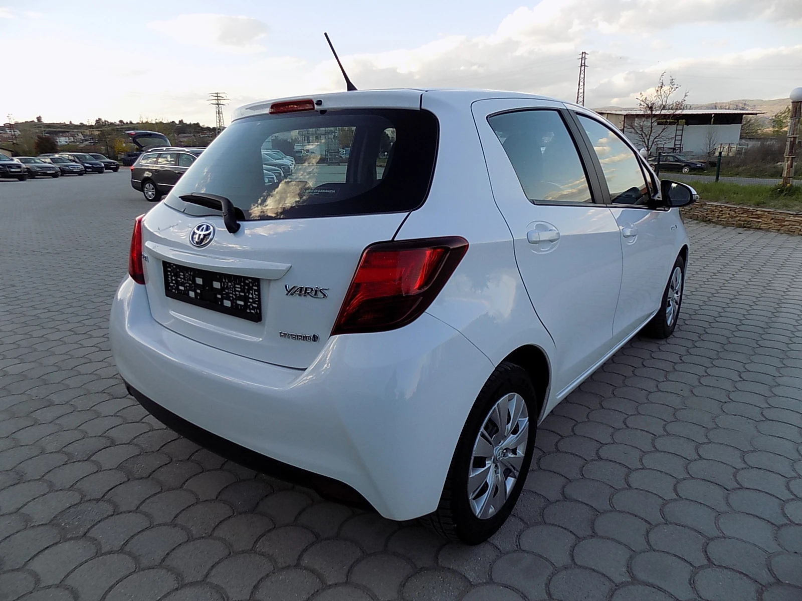 Toyota Yaris 1.5I HYBRID - изображение 5