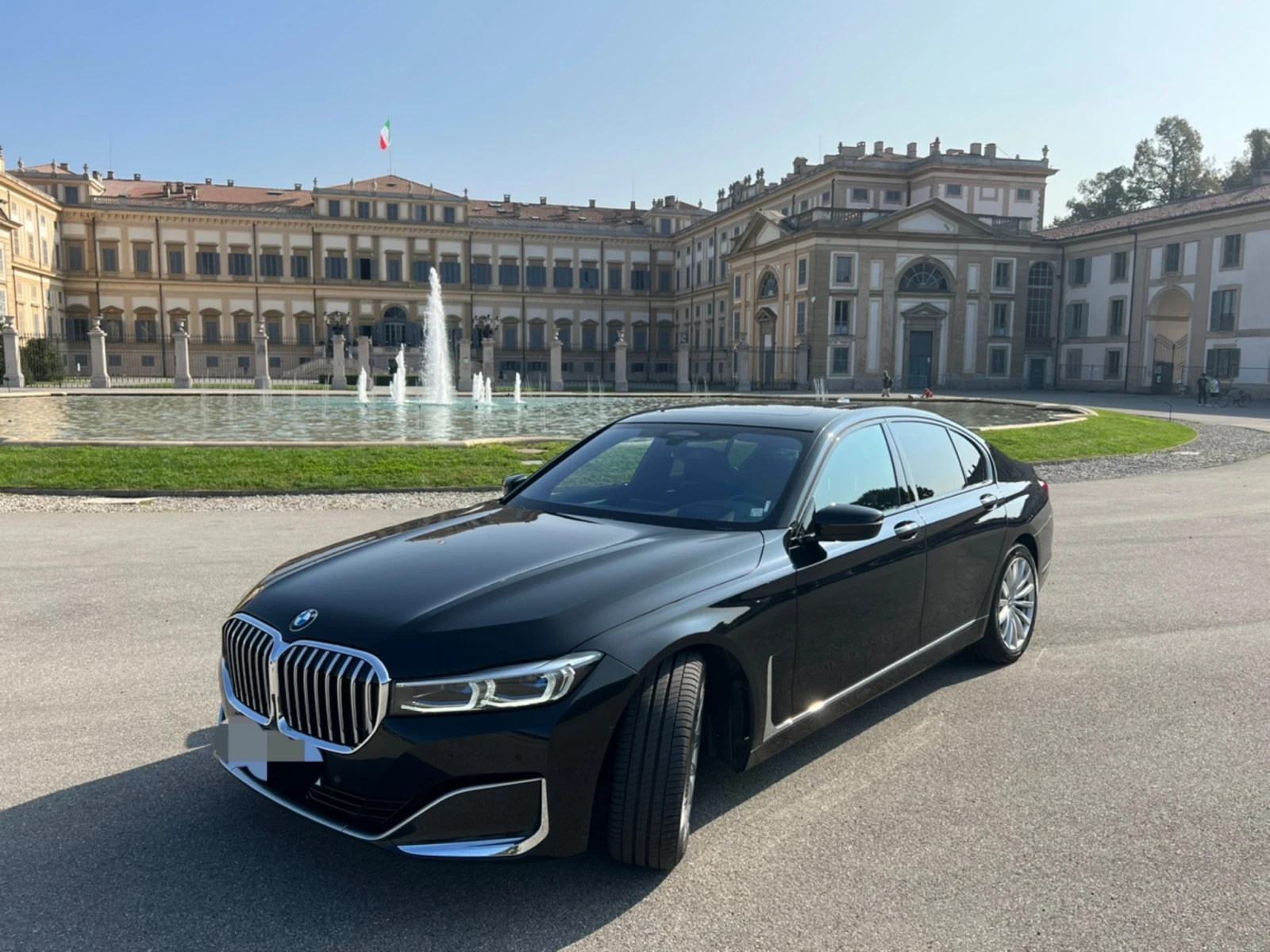 BMW 750 I xDrive 25k + 1k мес. Гаранция - изображение 2