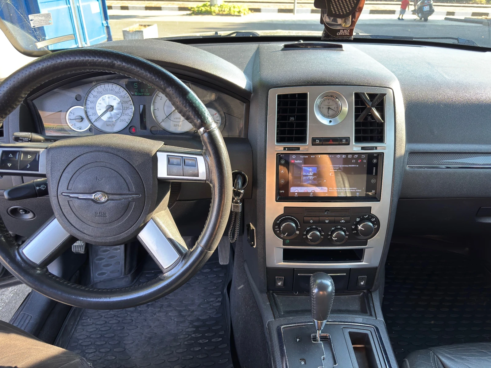 Chrysler 300c 2010 - изображение 8