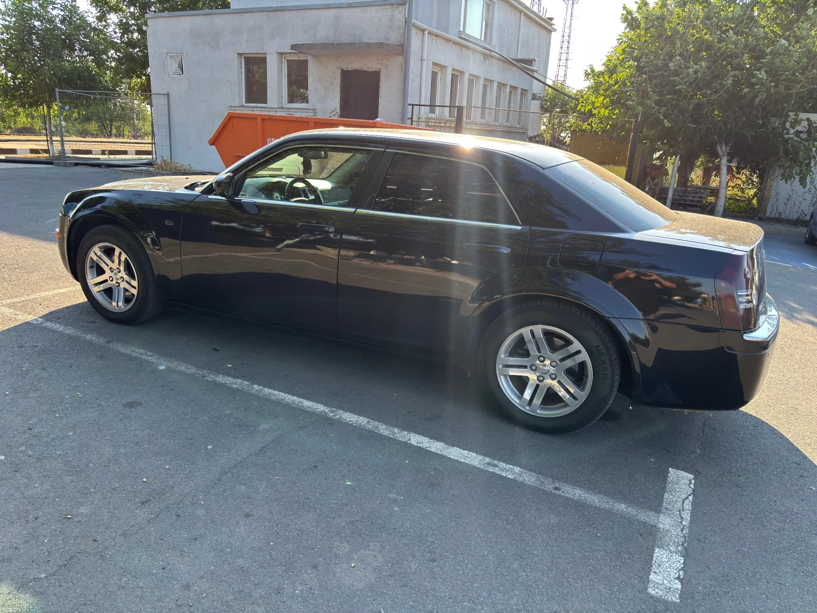 Chrysler 300c 2010 - изображение 4