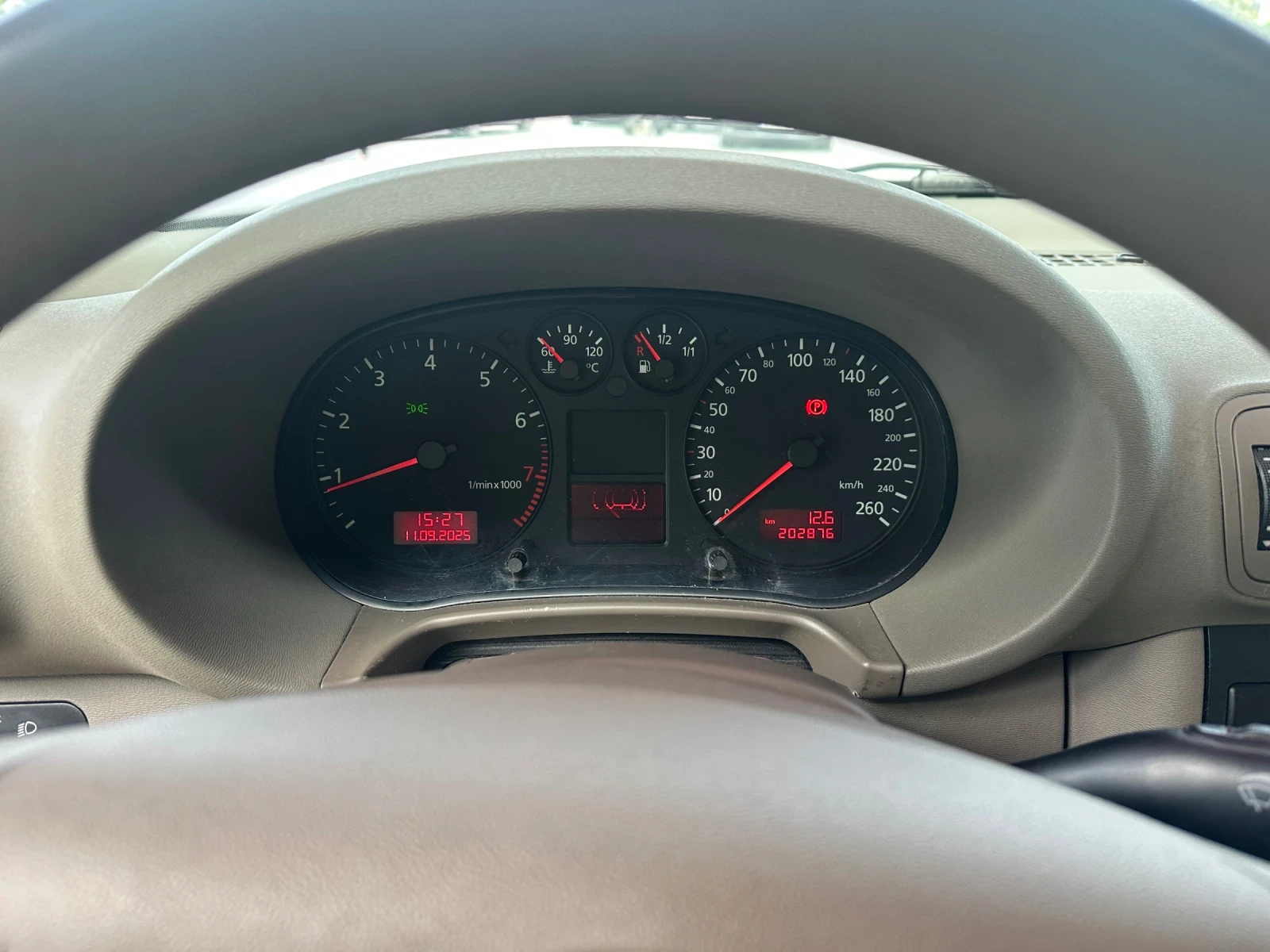 Audi A3 1.6i 101к.с. - изображение 6