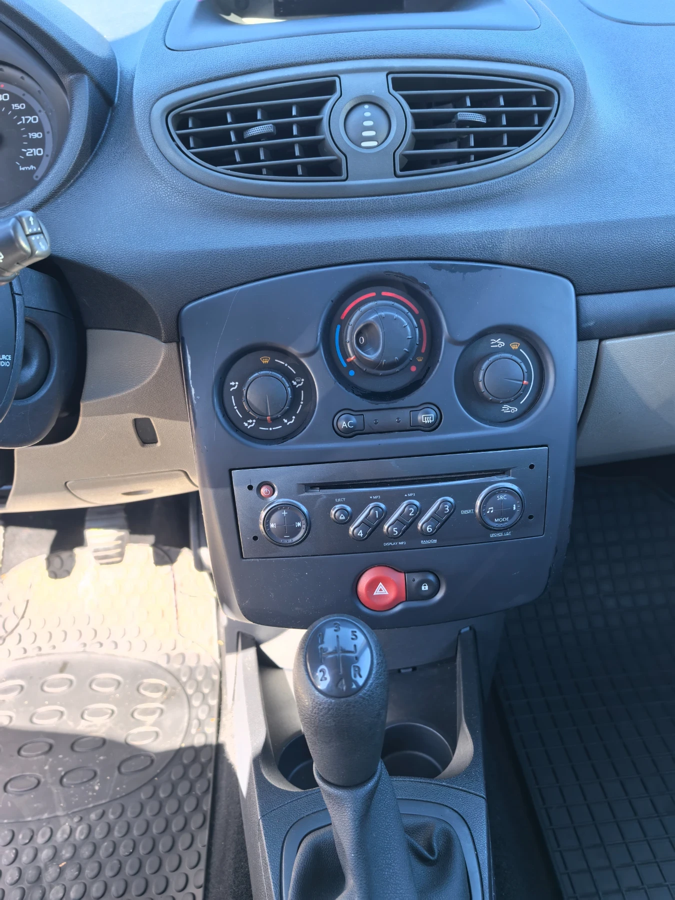 Renault Clio 1.2i Перфектно състояние!!!  - изображение 5