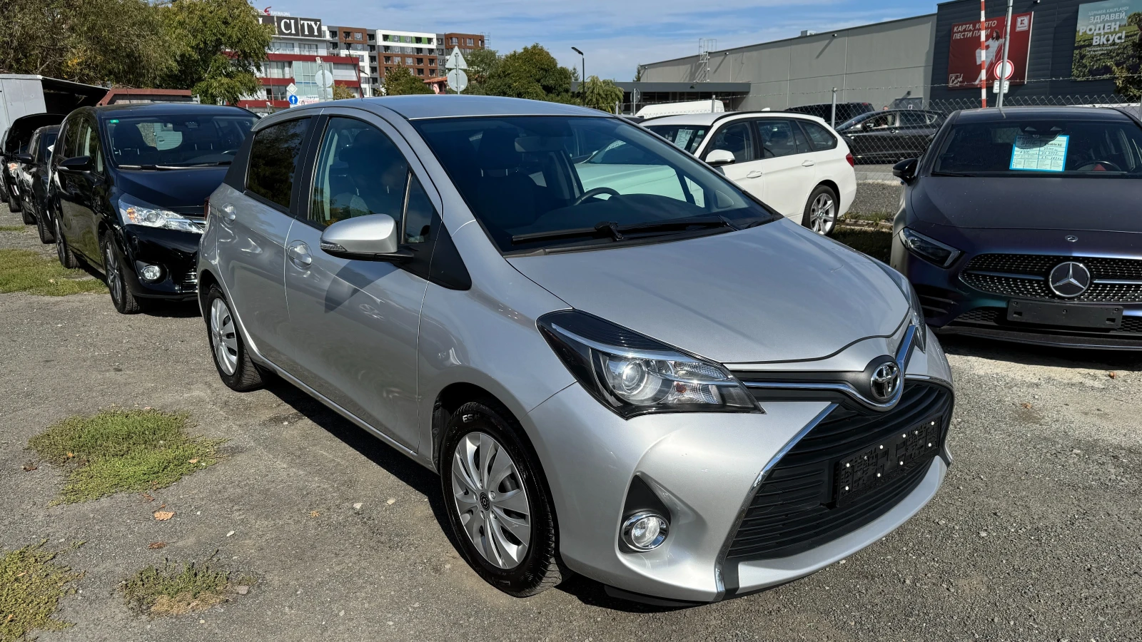 Toyota Yaris 1.33i Внос Швейцария! Навигация, Камера, Tel., 6 С - изображение 3