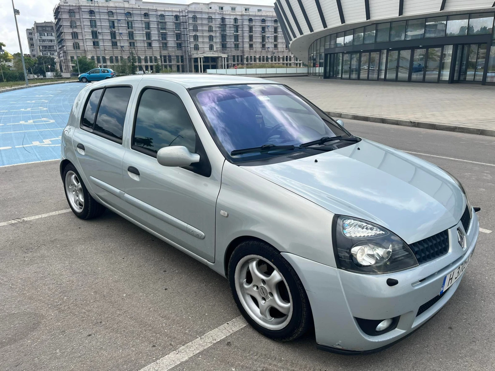 Renault Clio 1.4 98к.с. - изображение 4