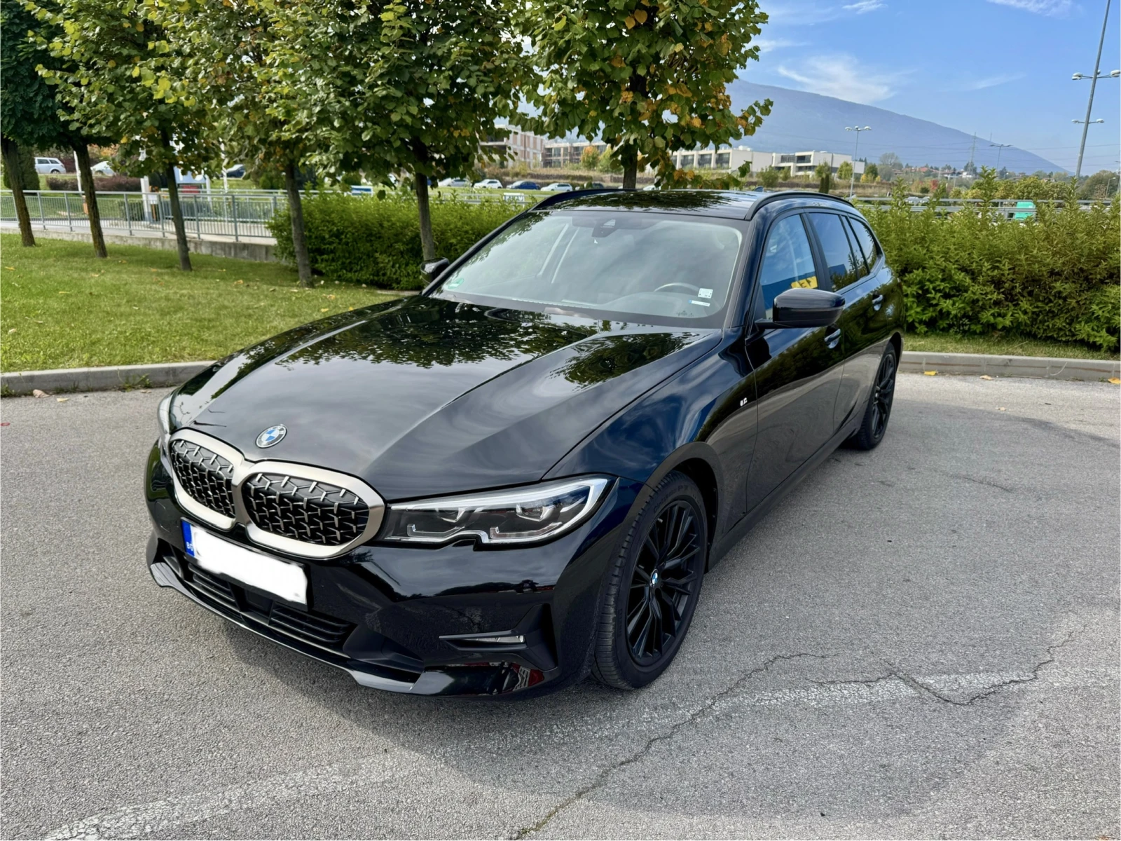 BMW 320 D X-Drive MyldHybrid - изображение 4