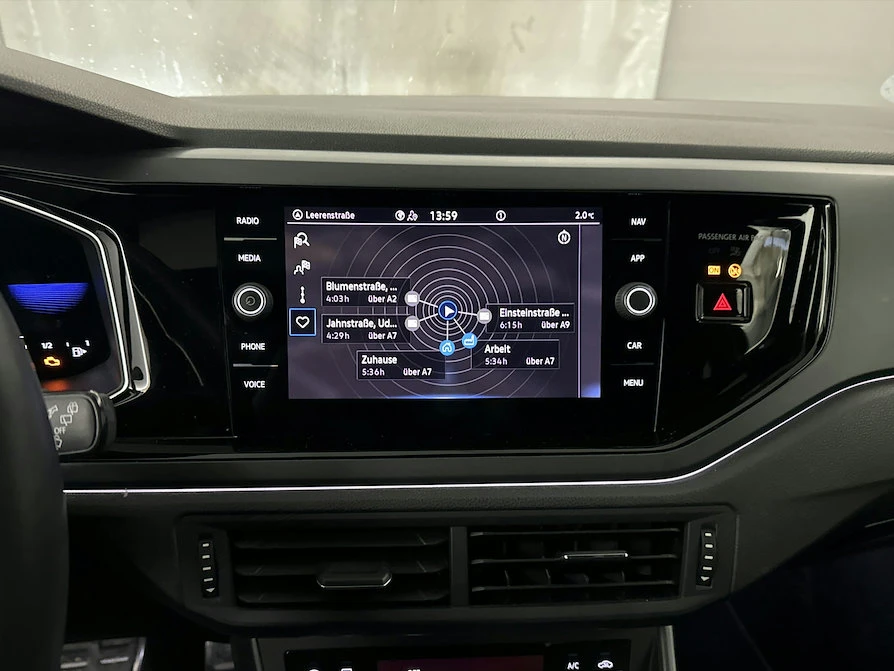 VW Taigo 1.0 TSI R-Line/IQ.Light/Keyless/Navi/История , снимка 9 - Автомобили и джипове - 53877991