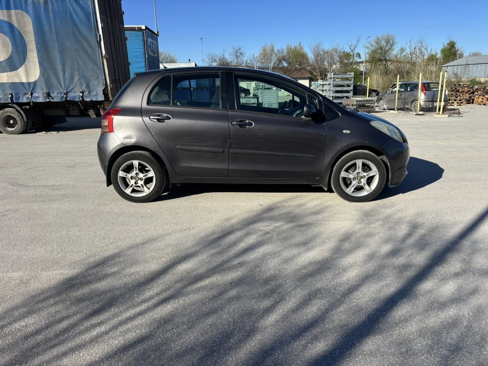 Toyota Yaris 1.3 АВТОМАТИК, снимка 4 - Автомобили и джипове - 54138963