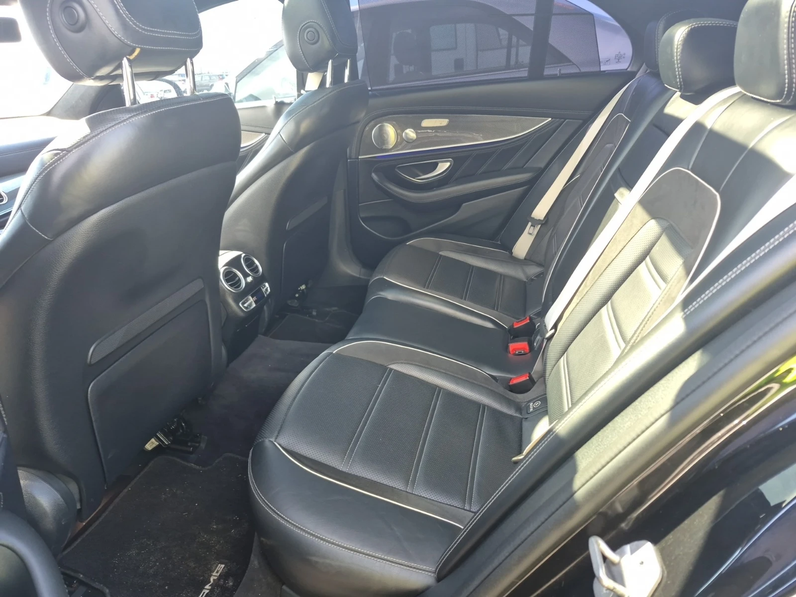 Mercedes-Benz E 63 AMG S* * CARFAX * * АВТО КРЕДИТ * * , снимка 8 - Автомобили и джипове - 54174610