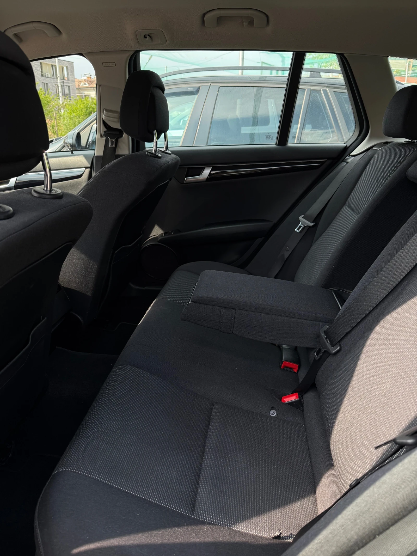 Mercedes-Benz C 220 FACELIFT, снимка 11 - Автомобили и джипове - 54258740