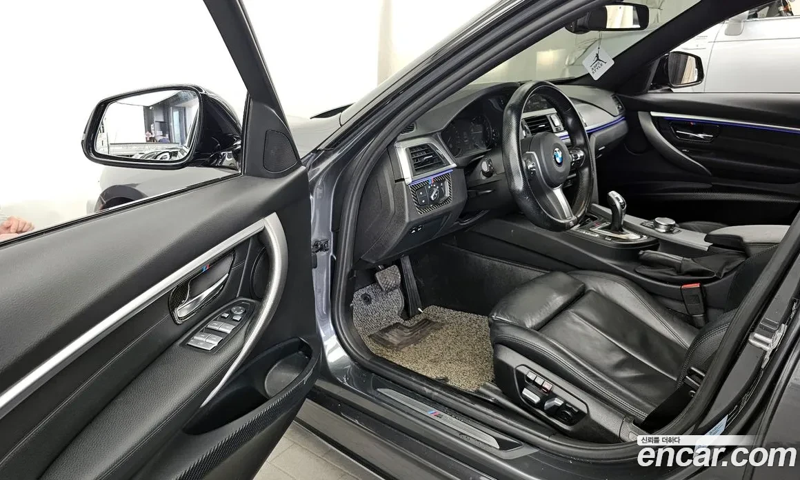 BMW 330 M ПАКЕТ| SHADOW LINE | HEAD-UP | LINE ASSIST, снимка 10 - Автомобили и джипове - 54360199