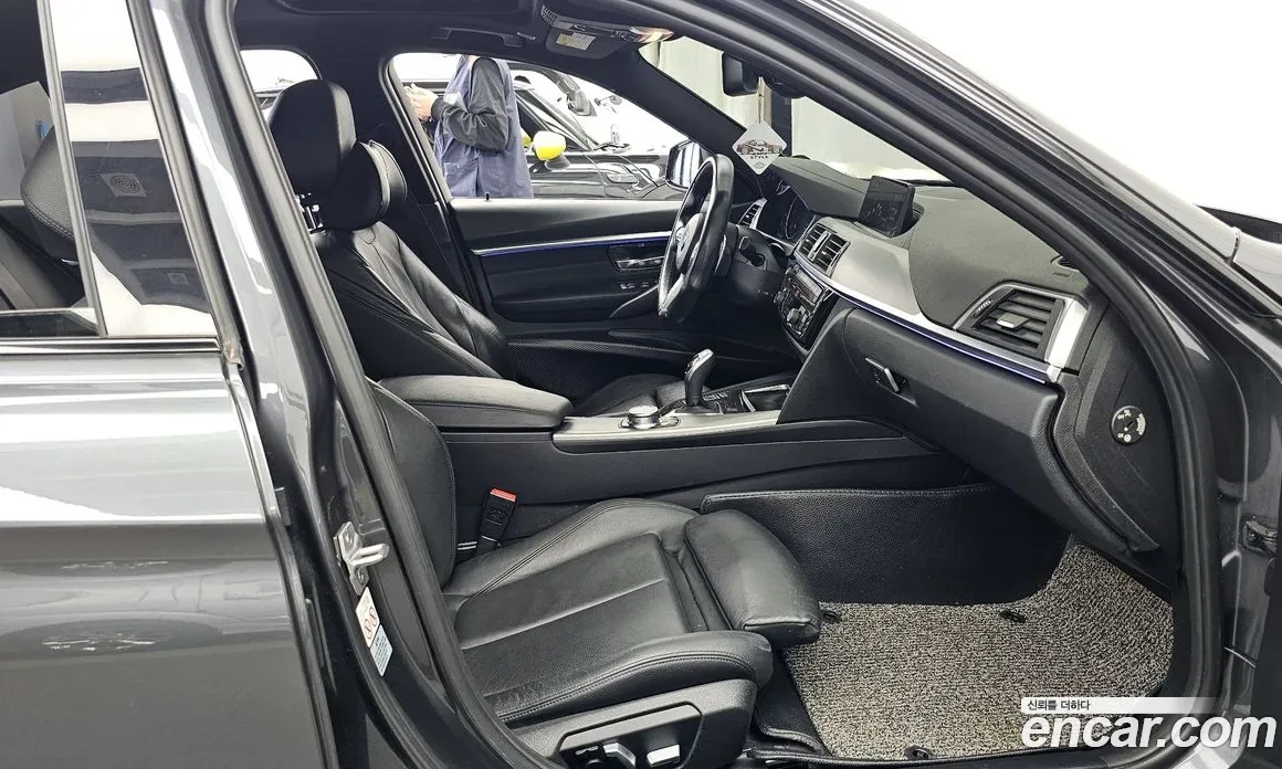 BMW 330 M ПАКЕТ| SHADOW LINE | HEAD-UP | LINE ASSIST, снимка 11 - Автомобили и джипове - 54360199