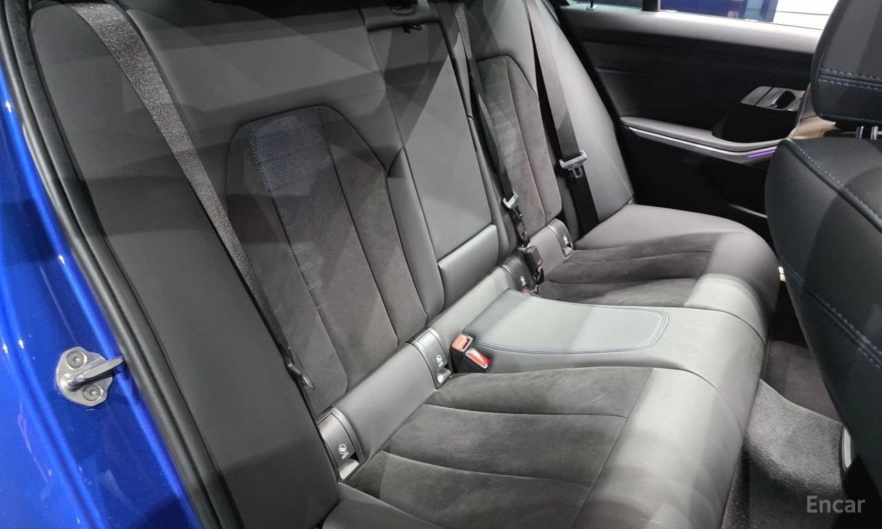 BMW 320 i* M-SPORT* HEAD-UP* 360CAM* H&K SOUND* , снимка 16 - Автомобили и джипове - 54433906