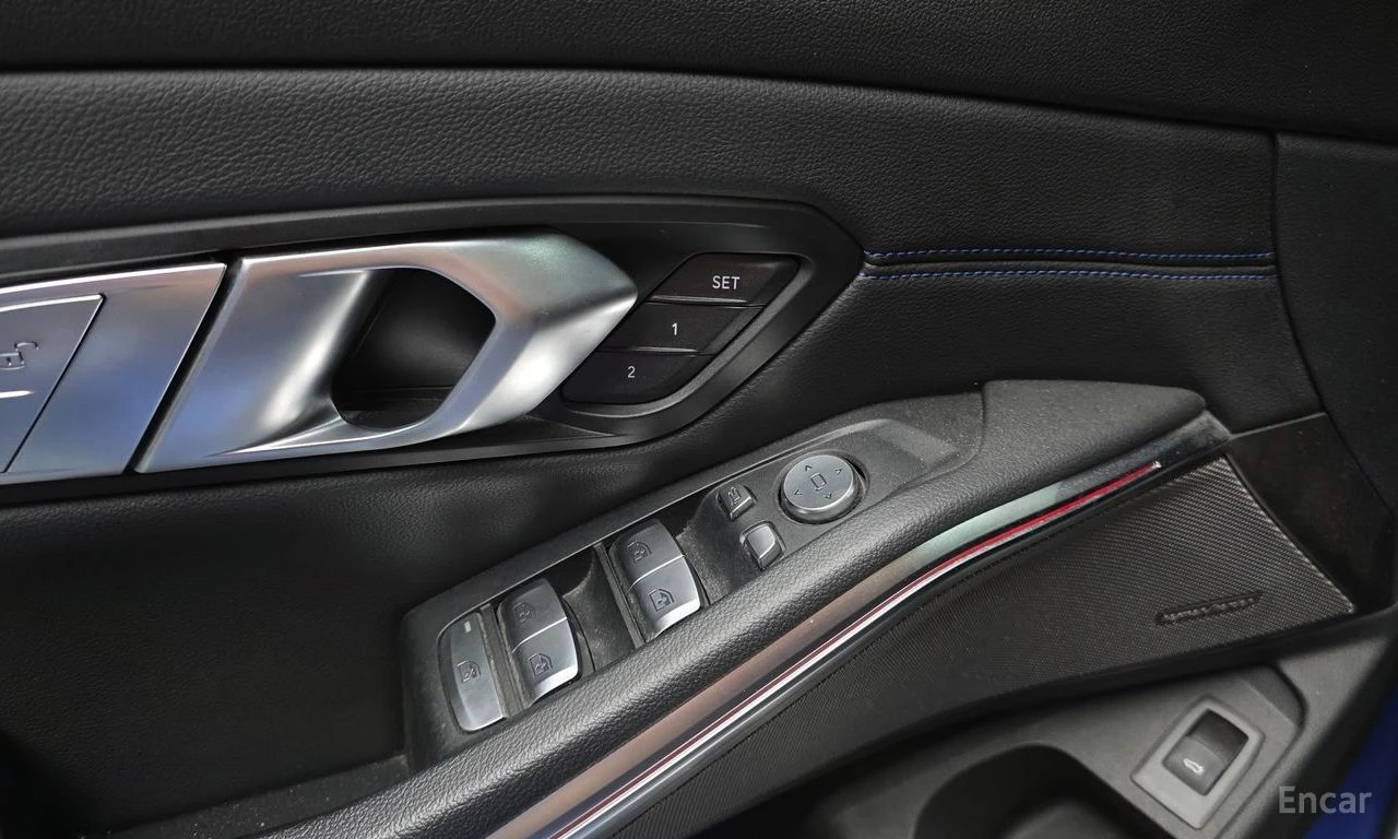BMW 320 i* M-SPORT* HEAD-UP* 360CAM* H&K SOUND* , снимка 11 - Автомобили и джипове - 54433906