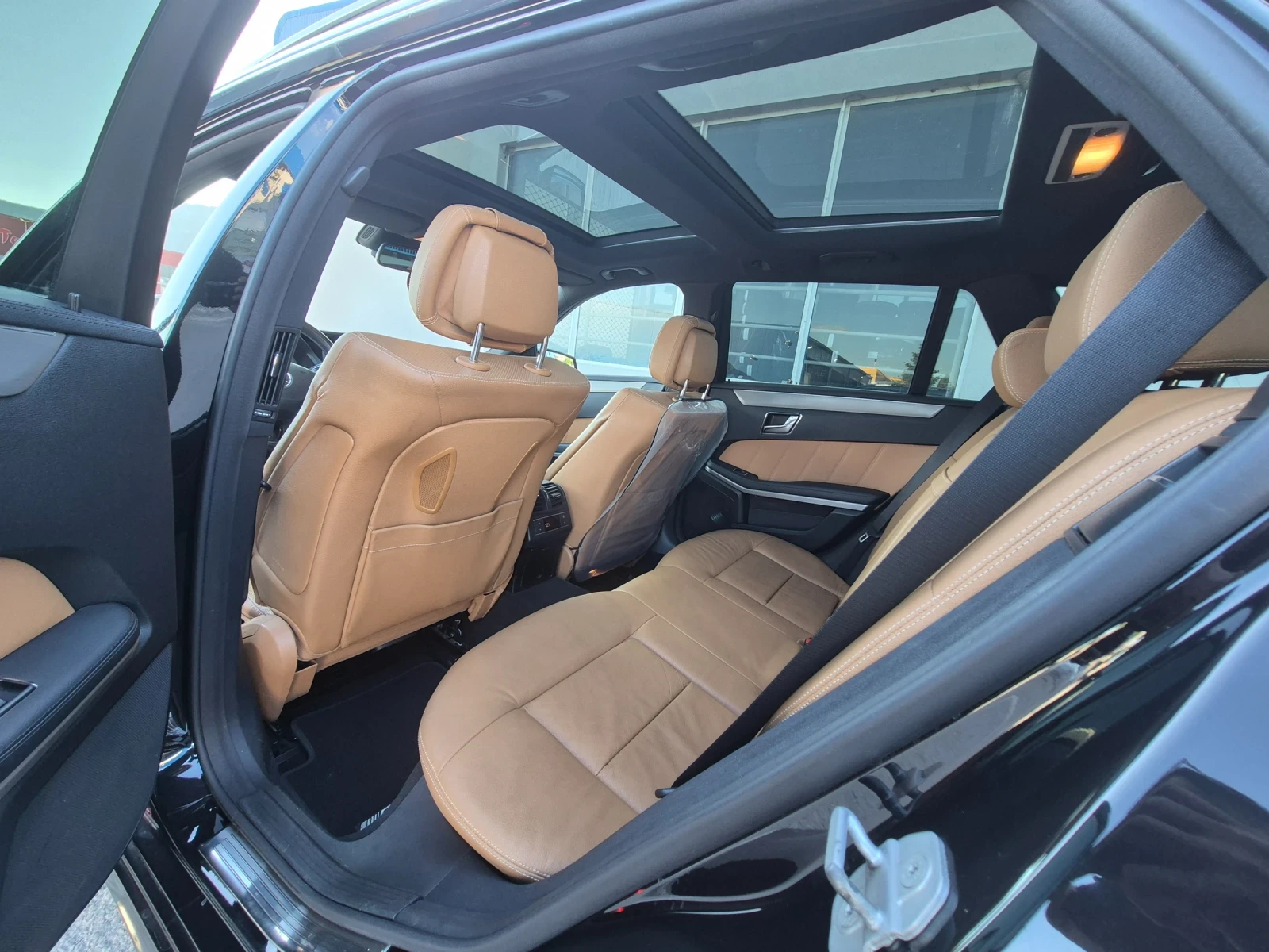 Mercedes-Benz E 350 3.5i AMG packet , снимка 13 - Автомобили и джипове - 54692273