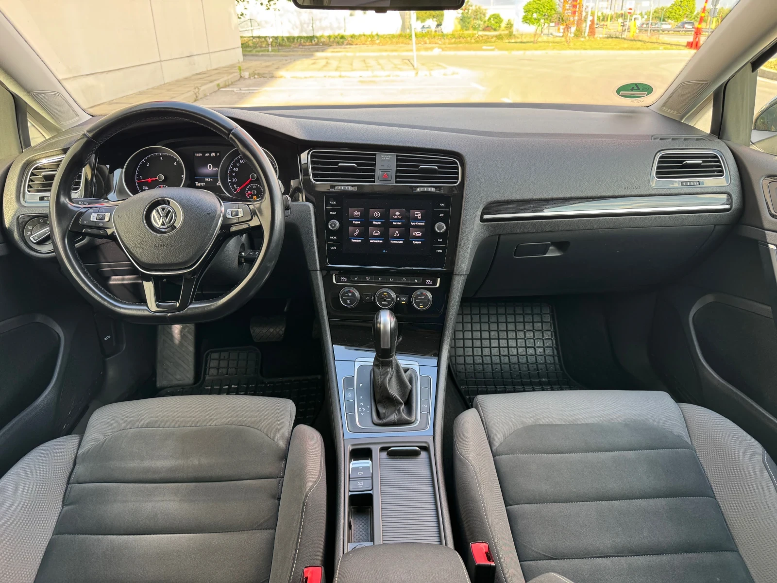 VW Golf 7+ Германия Автоматик Пълна История 2.0TDi 150kc, снимка 8 - Автомобили и джипове - 54870545