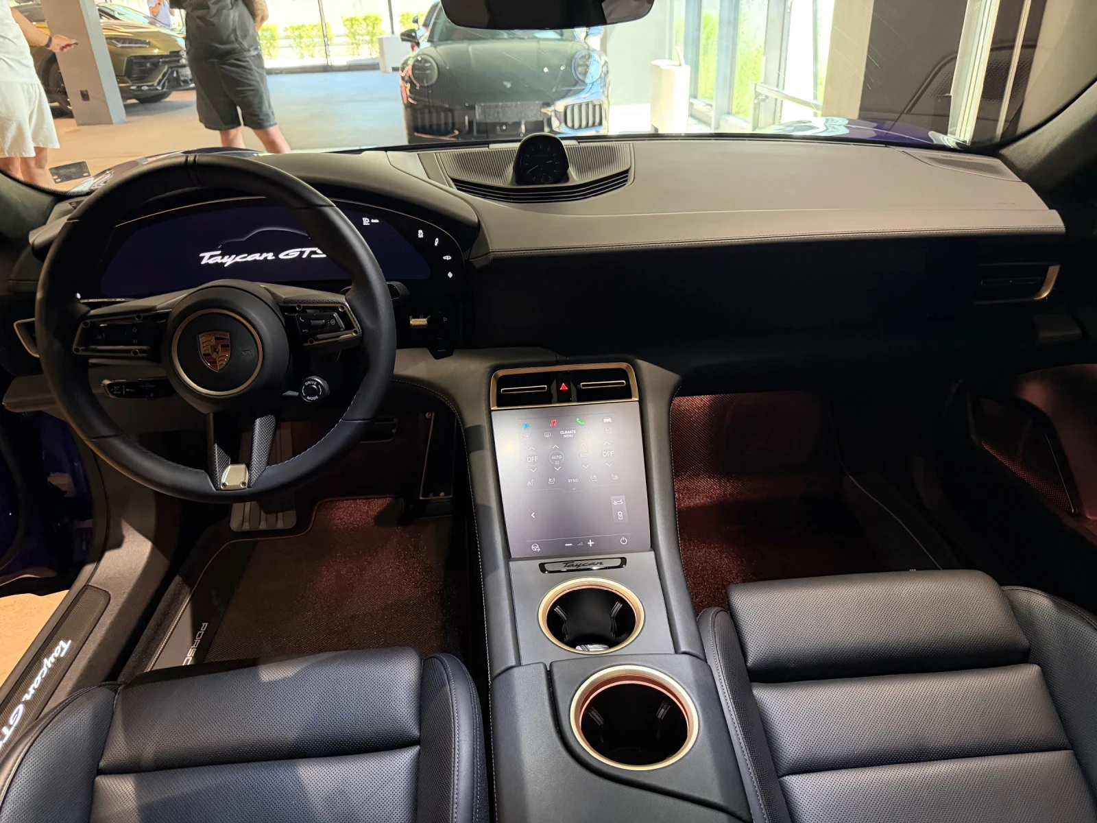 Porsche Taycan GTS Active Ride Carbon, снимка 9 - Автомобили и джипове - 55471698