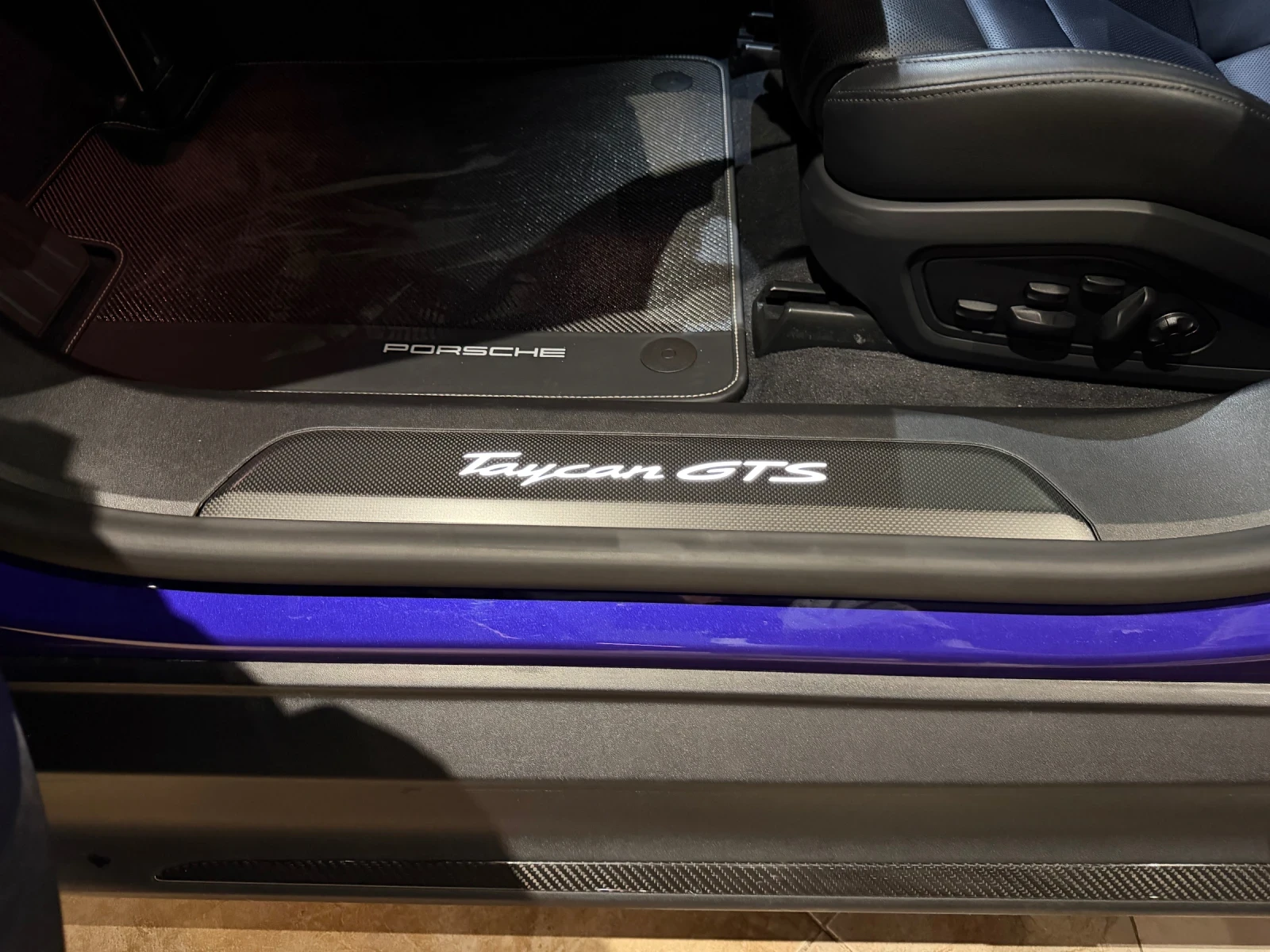Porsche Taycan GTS Active Ride Carbon, снимка 11 - Автомобили и джипове - 55471698