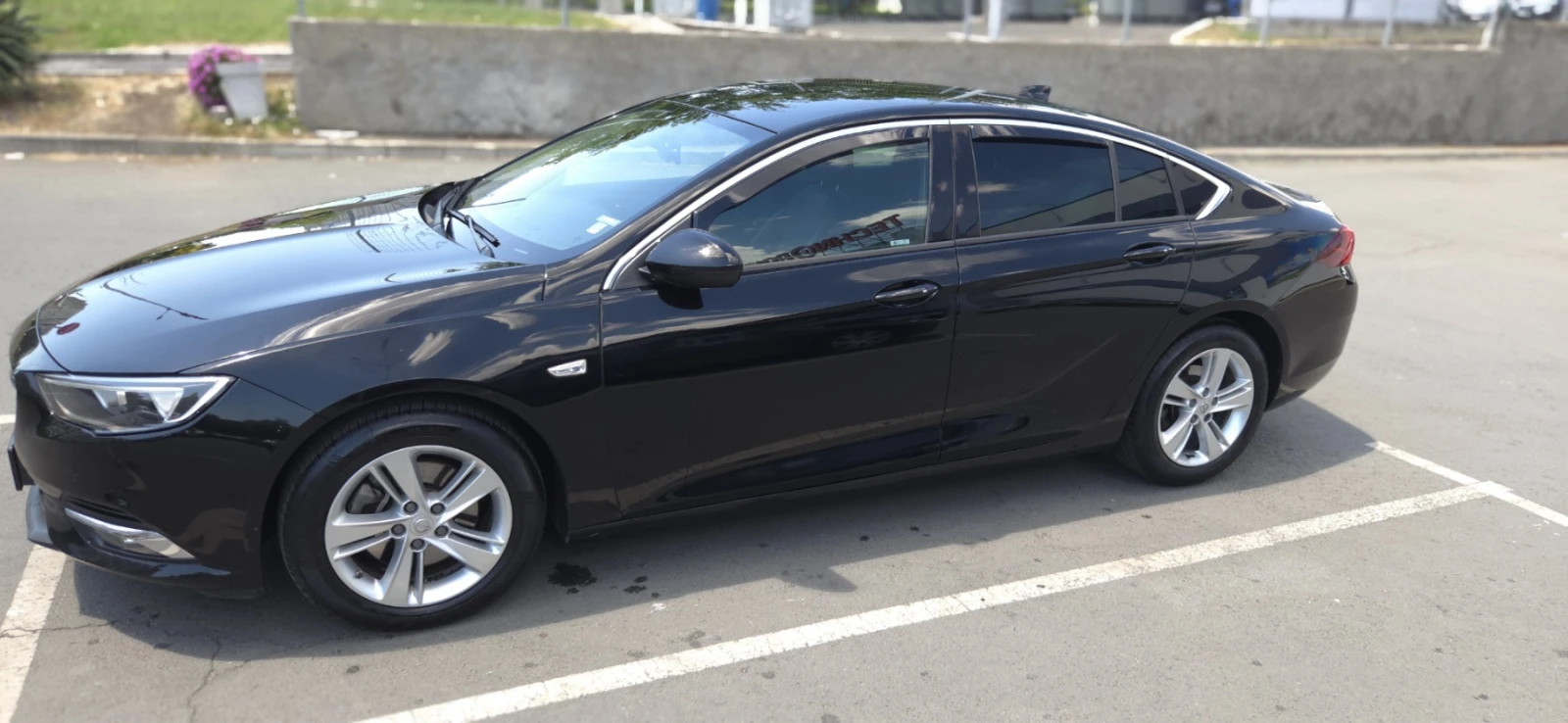 Opel Insignia Grand Sport 1.6 cdti 136 к.с. , снимка 2 - Автомобили и джипове - 55806575