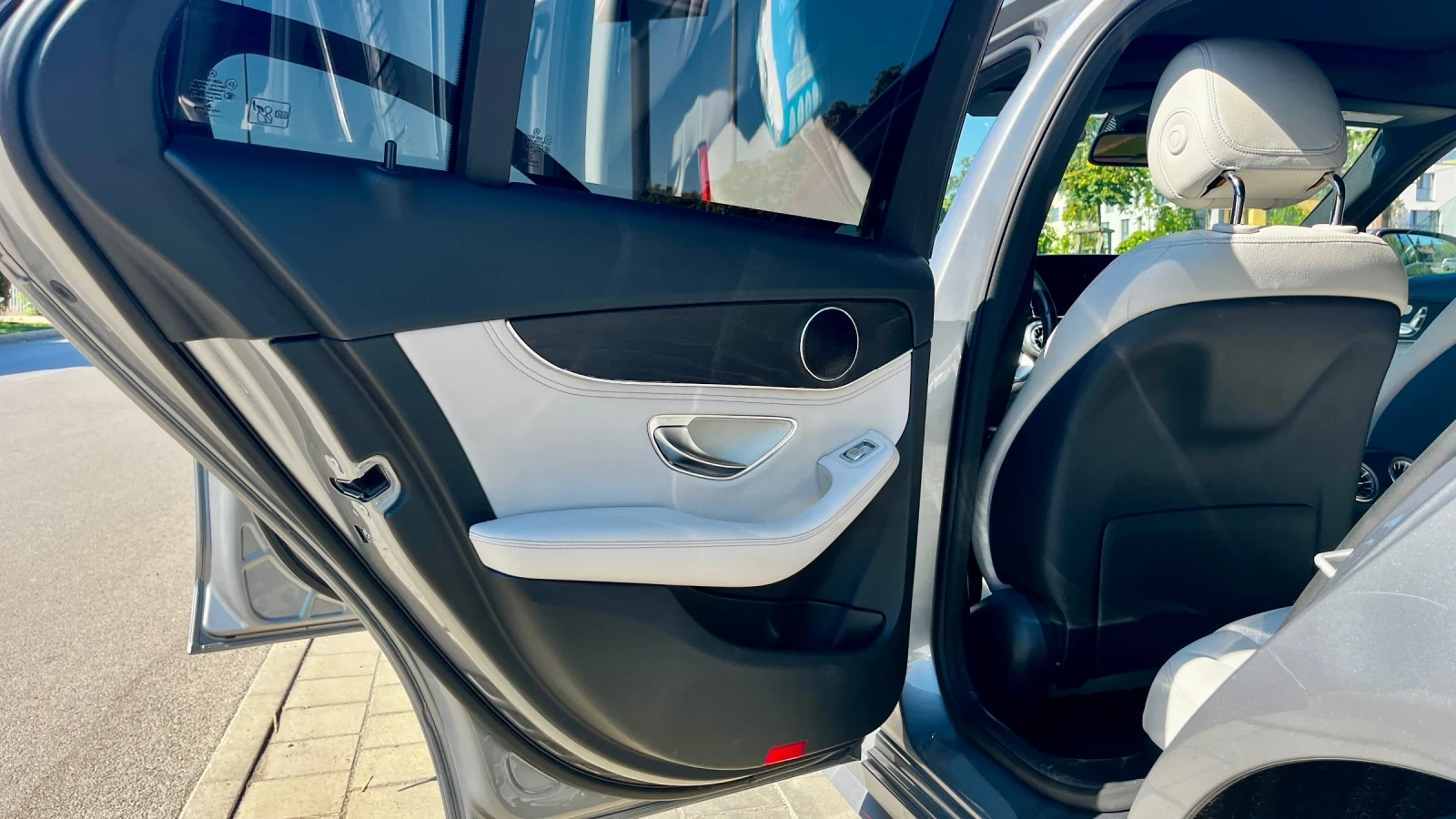 Mercedes-Benz C 300 4matic, снимка 7 - Автомобили и джипове - 56033523