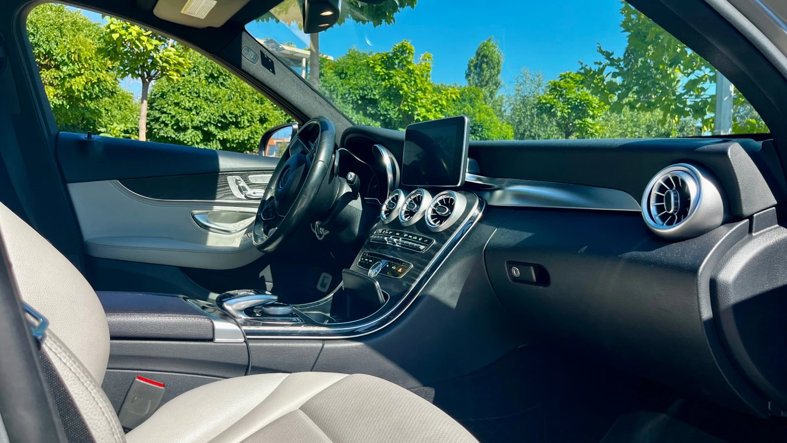 Mercedes-Benz C 300 4matic, снимка 10 - Автомобили и джипове - 56033523