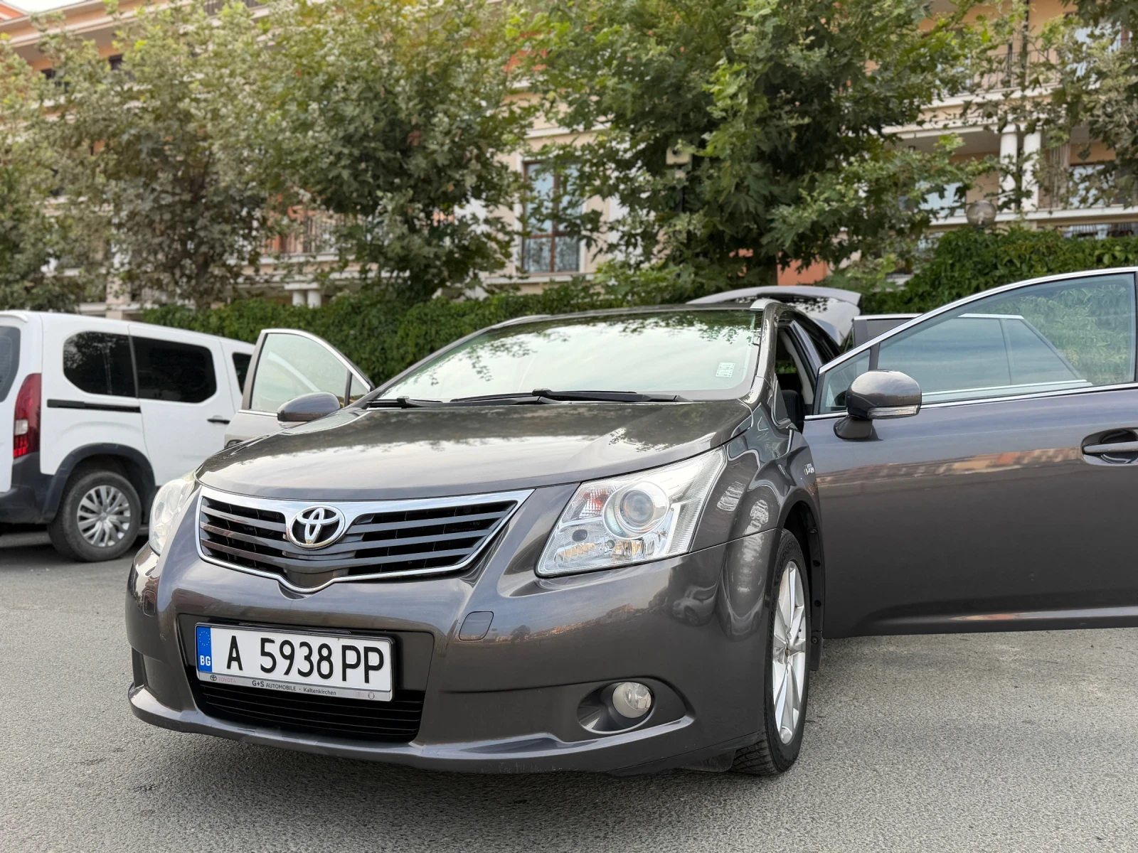 Toyota Avensis, снимка 17 - Автомобили и джипове - 56138439