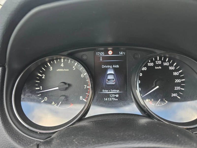 Nissan Qashqai, снимка 6 - Автомобили и джипове - 52108626