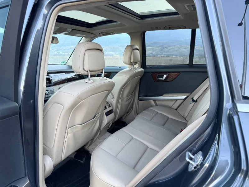 Mercedes-Benz GLK 350 CDI/ AMG PACKET / LED / KOJA / NAVI / PANORAMA, снимка 11 - Автомобили и джипове - 52907606