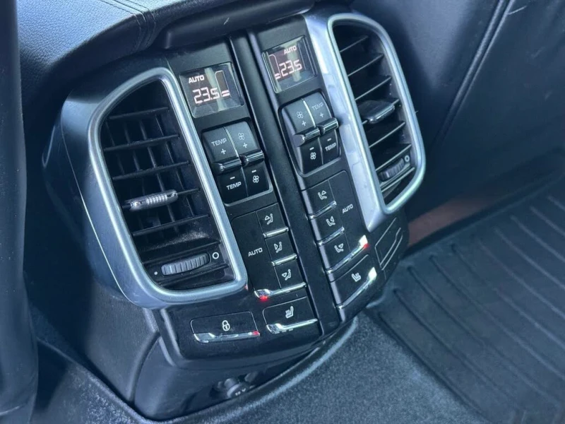 Porsche Cayenne S* PDK* ПОДГРЕВ* ОБДУХВАНЕ* 360КАМЕРА* ПАНОРАМА* , снимка 17 - Автомобили и джипове - 53284079