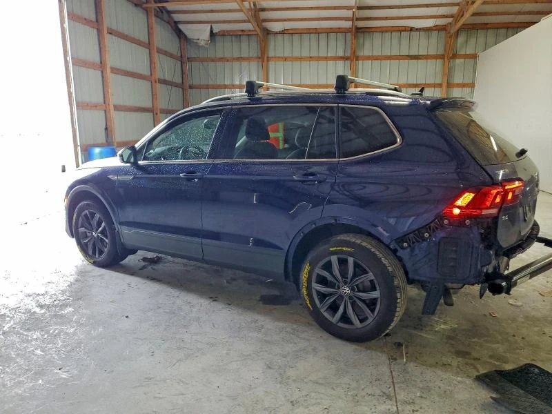 VW Tiguan 2.0L 4 Front-wheel Drive, снимка 3 - Автомобили и джипове - 53803005