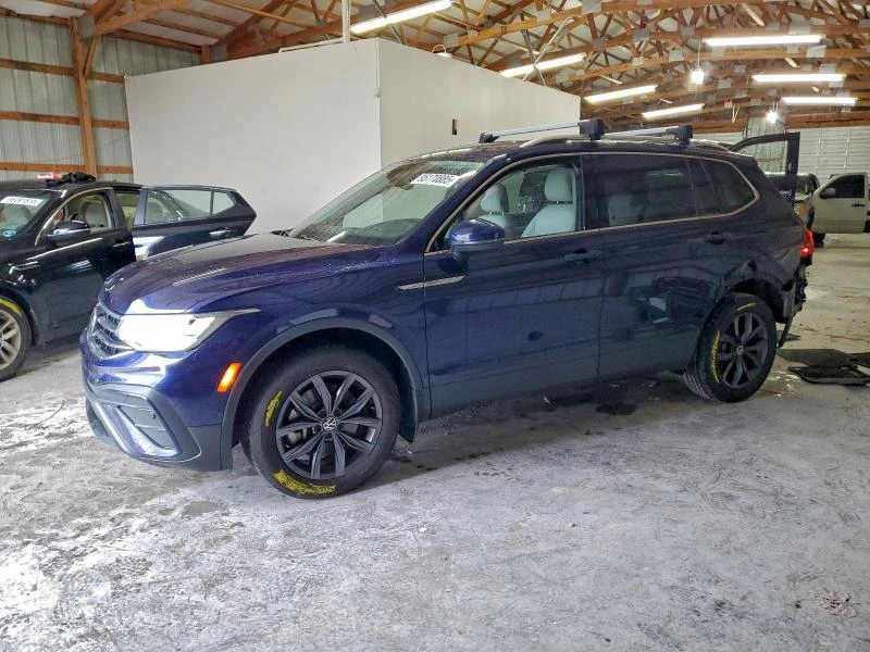 VW Tiguan 2.0L 4 Front-wheel Drive, снимка 2 - Автомобили и джипове - 53803005