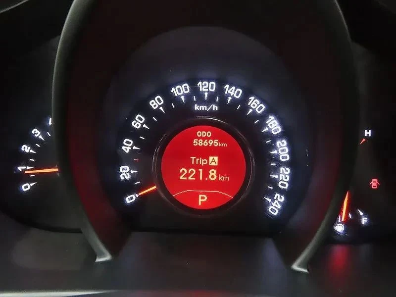 Kia Sportage, снимка 6 - Автомобили и джипове - 56687978
