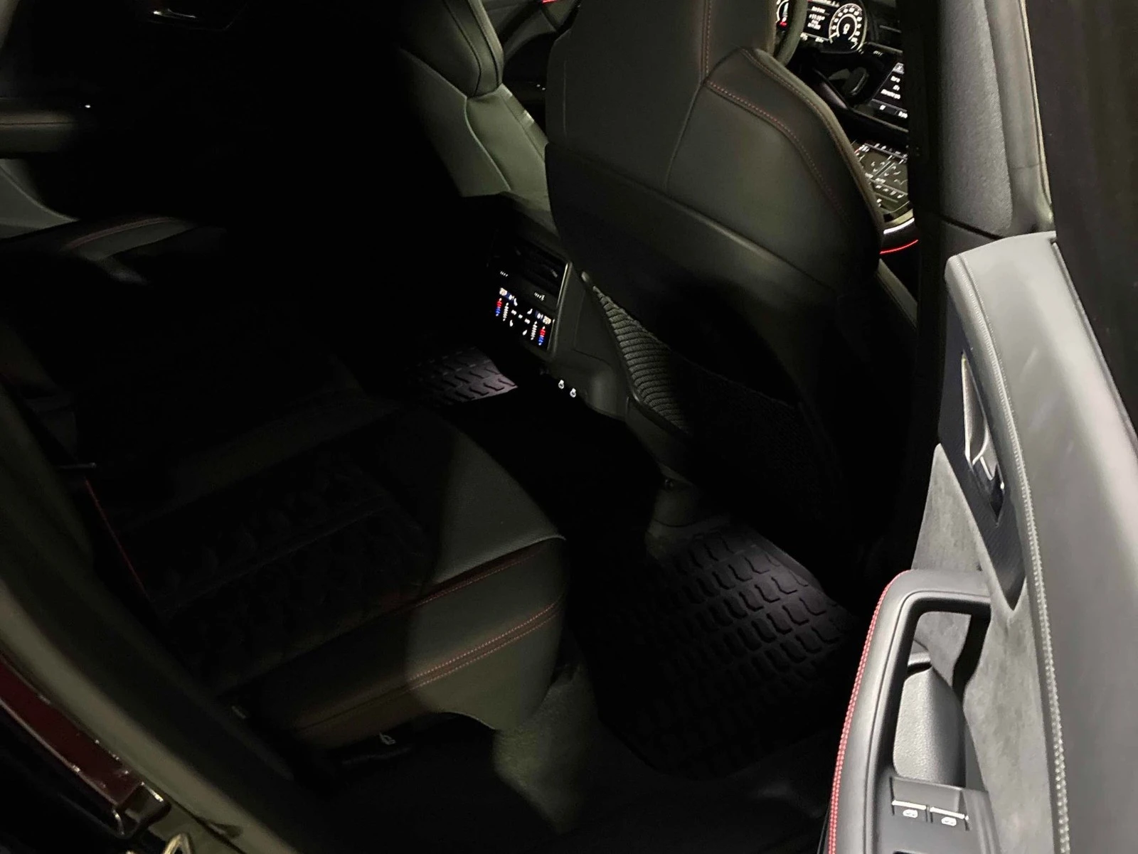 Audi RSQ8 CARFAX    | Mobile.bg   13