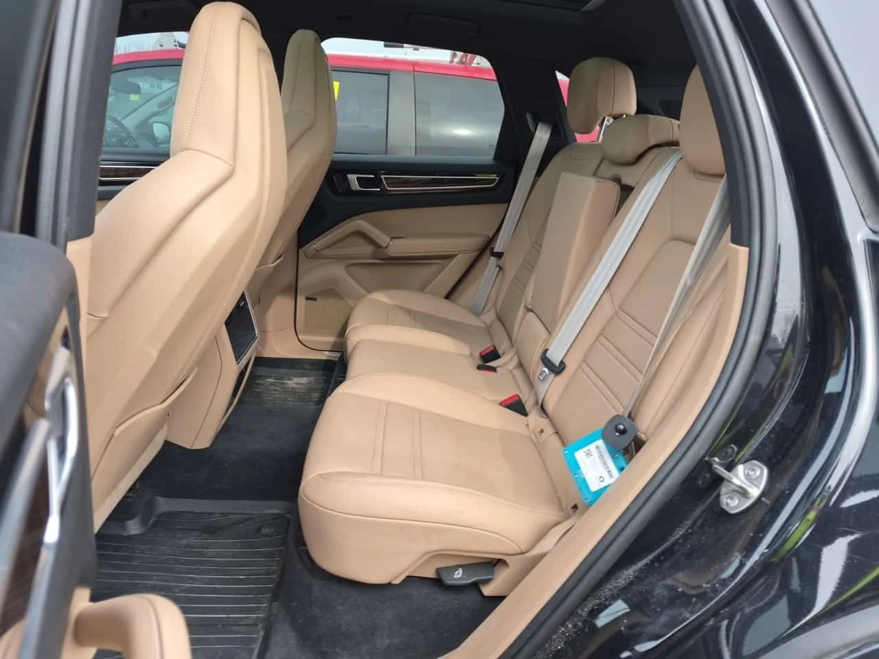 Porsche Cayenne * PLATINUM EDITION * CARFAX * Без инциденти * , снимка 9 - Автомобили и джипове - 54038674