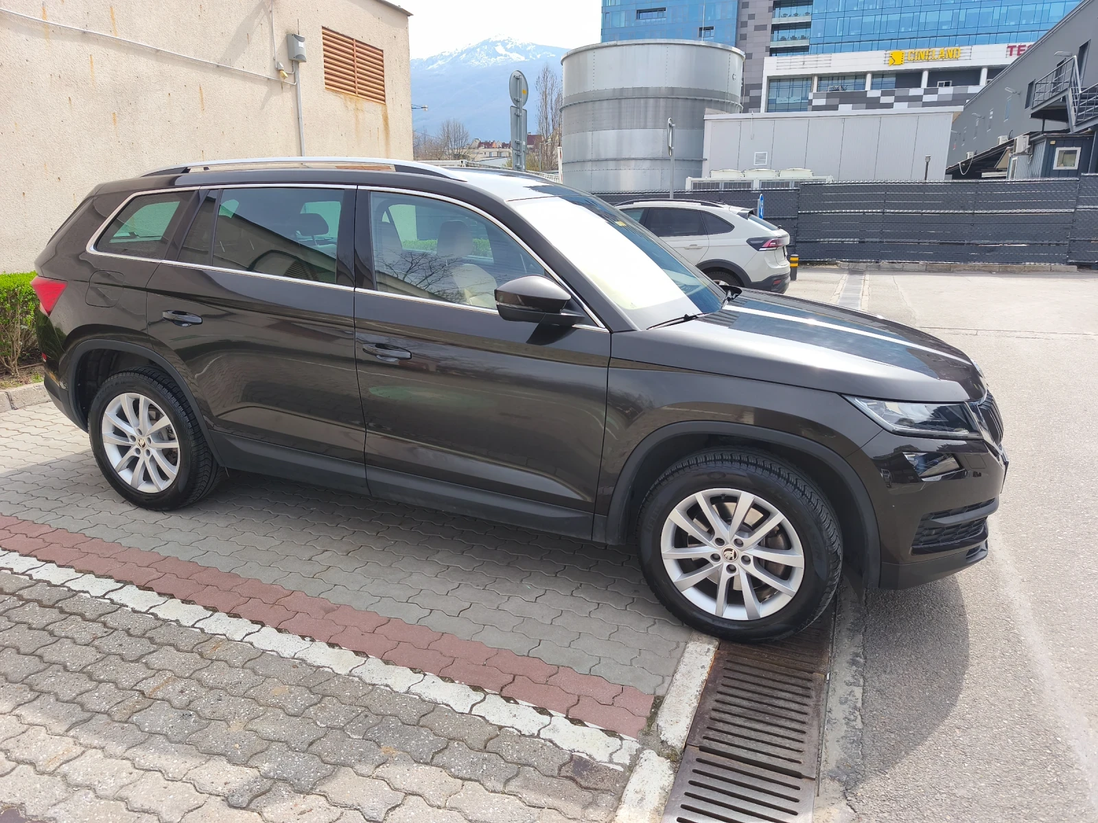 Skoda Kodiaq Business Edition, снимка 9 - Автомобили и джипове - 54182499