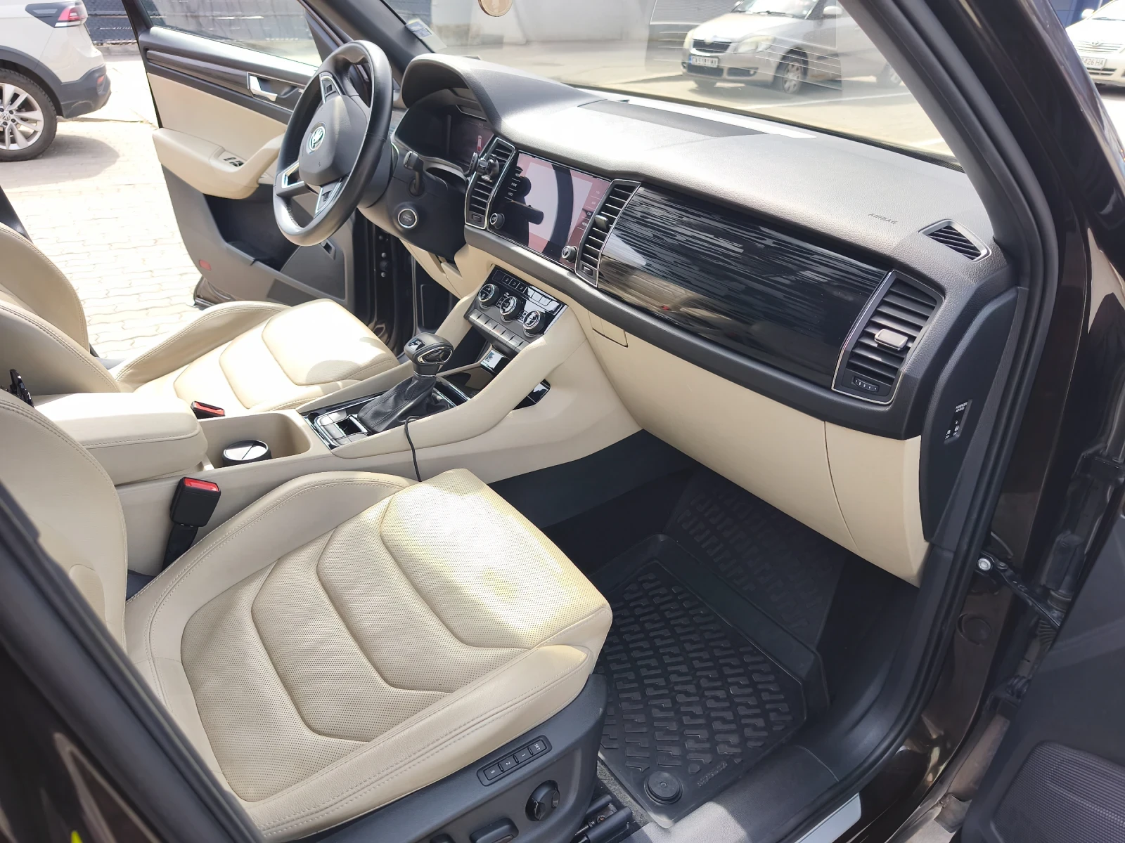 Skoda Kodiaq Business Edition, снимка 13 - Автомобили и джипове - 54182499