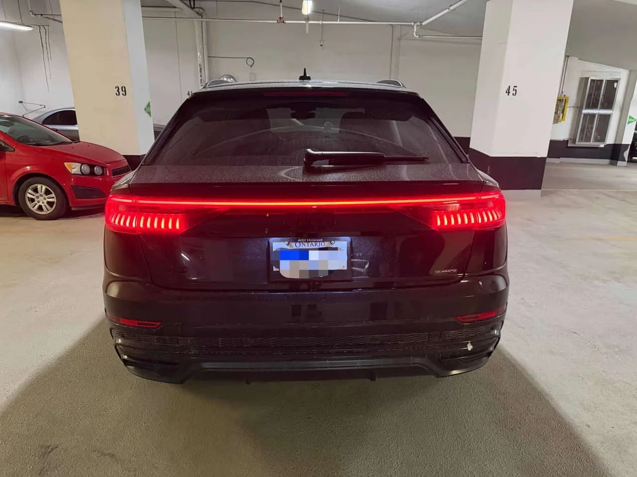 Audi Q8 Technik/ПАНОРАМА/ДИСТРОНИК/360/ВТОРИ ГУМИ И ДЖАНТИ, снимка 5 - Автомобили и джипове - 54444611