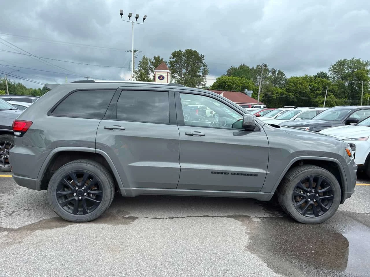 Jeep Grand cherokee | Altitude | DISTRONIC | ПОДГРЕВ | + ГУМИ | , снимка 3 - Автомобили и джипове - 55070887