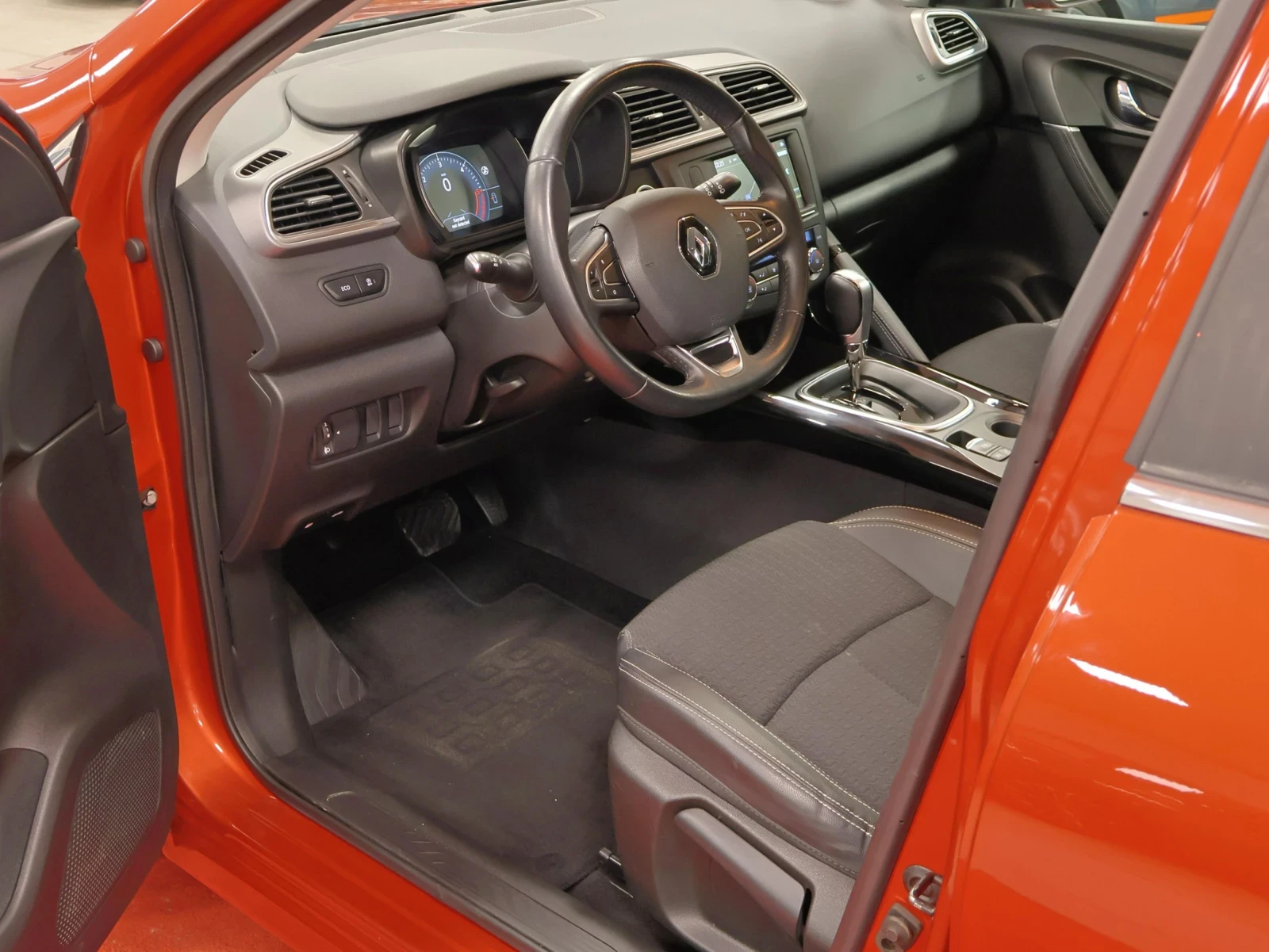Renault Kadjar 1.5 dCi | Automatic | Energy, снимка 10 - Автомобили и джипове - 55957078