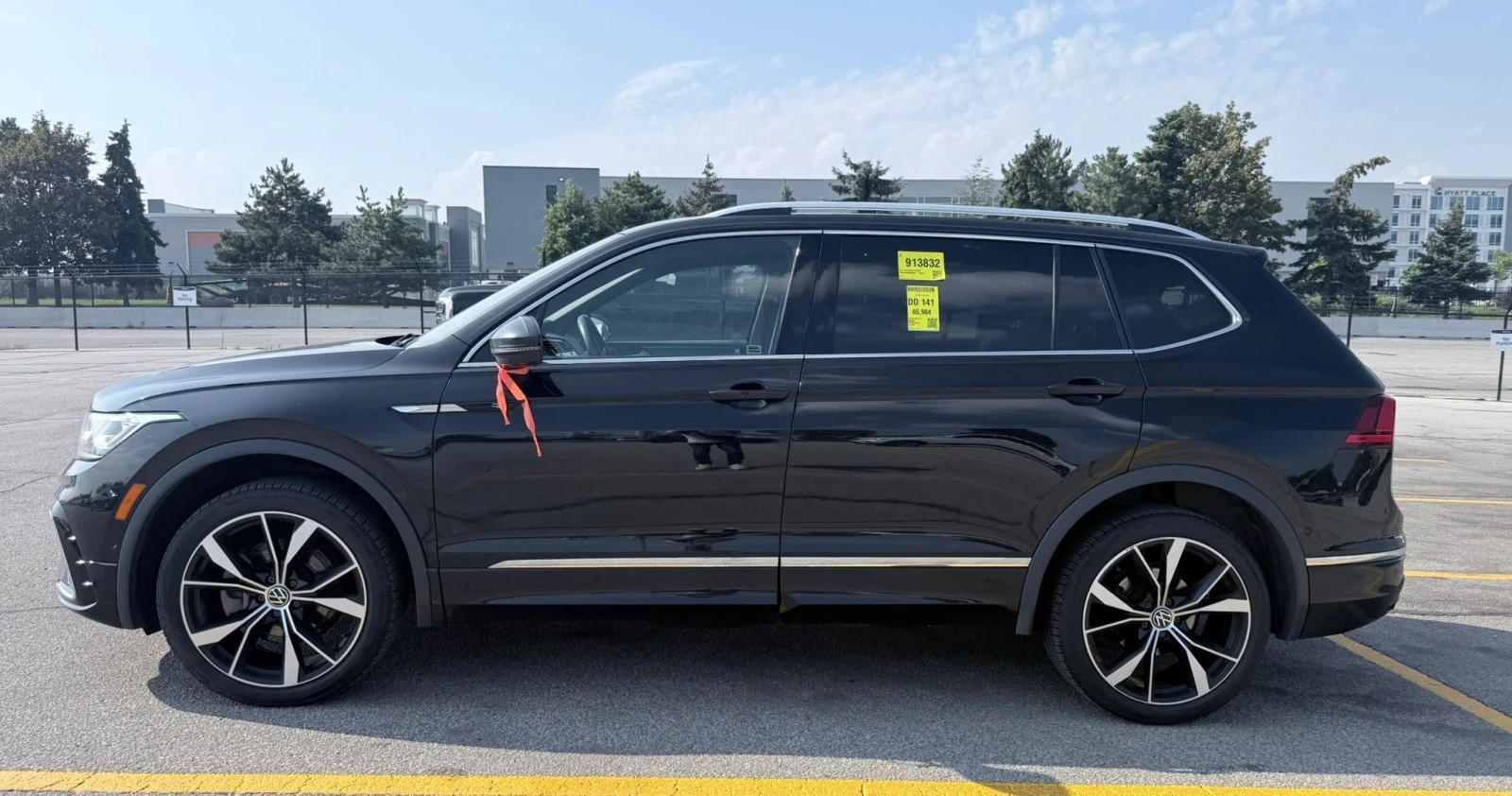 VW Tiguan * Highline R Line * CARFAX * , снимка 2 - Автомобили и джипове - 56105867