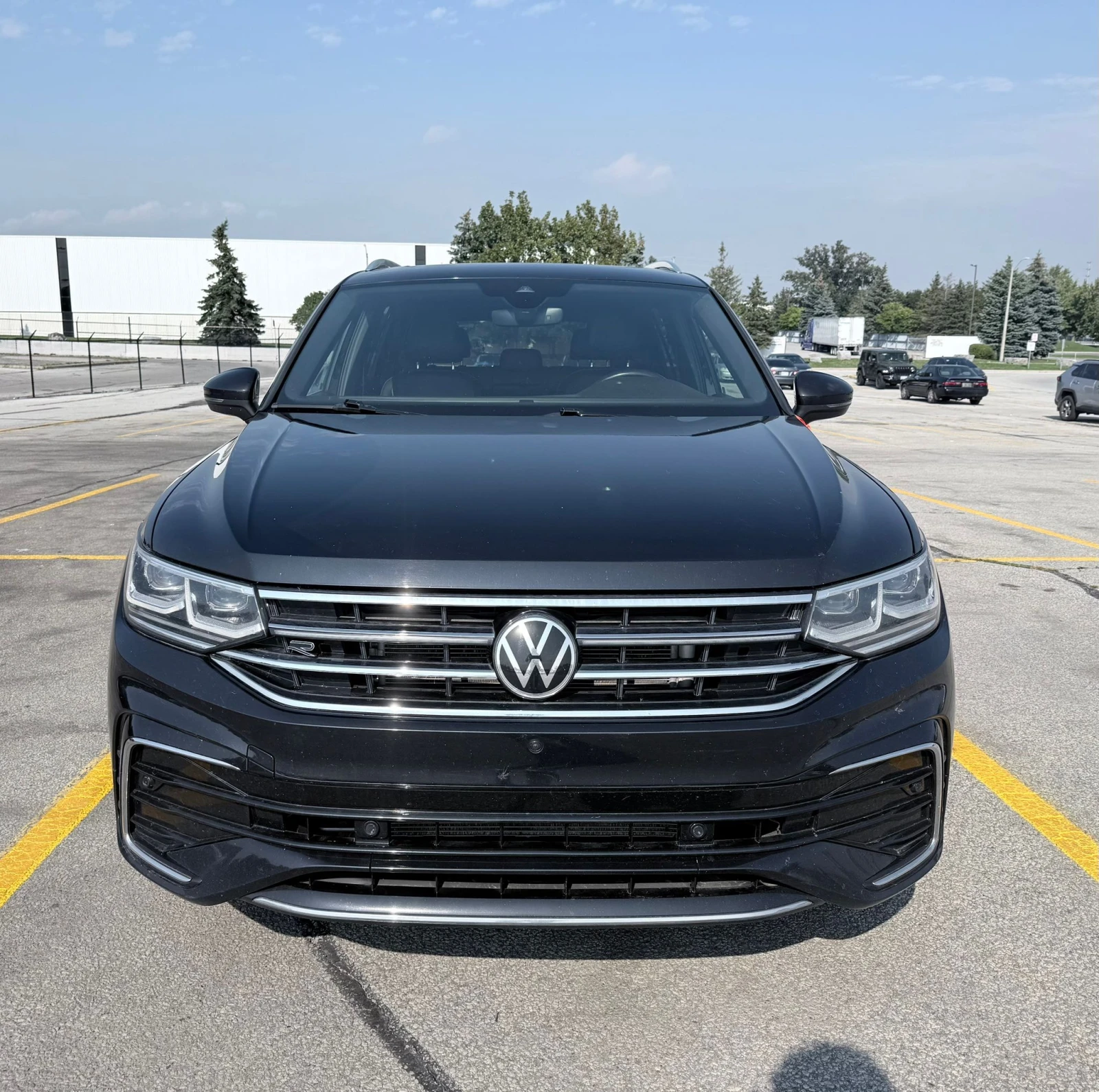 VW Tiguan * Highline R Line * CARFAX * , снимка 6 - Автомобили и джипове - 56105867