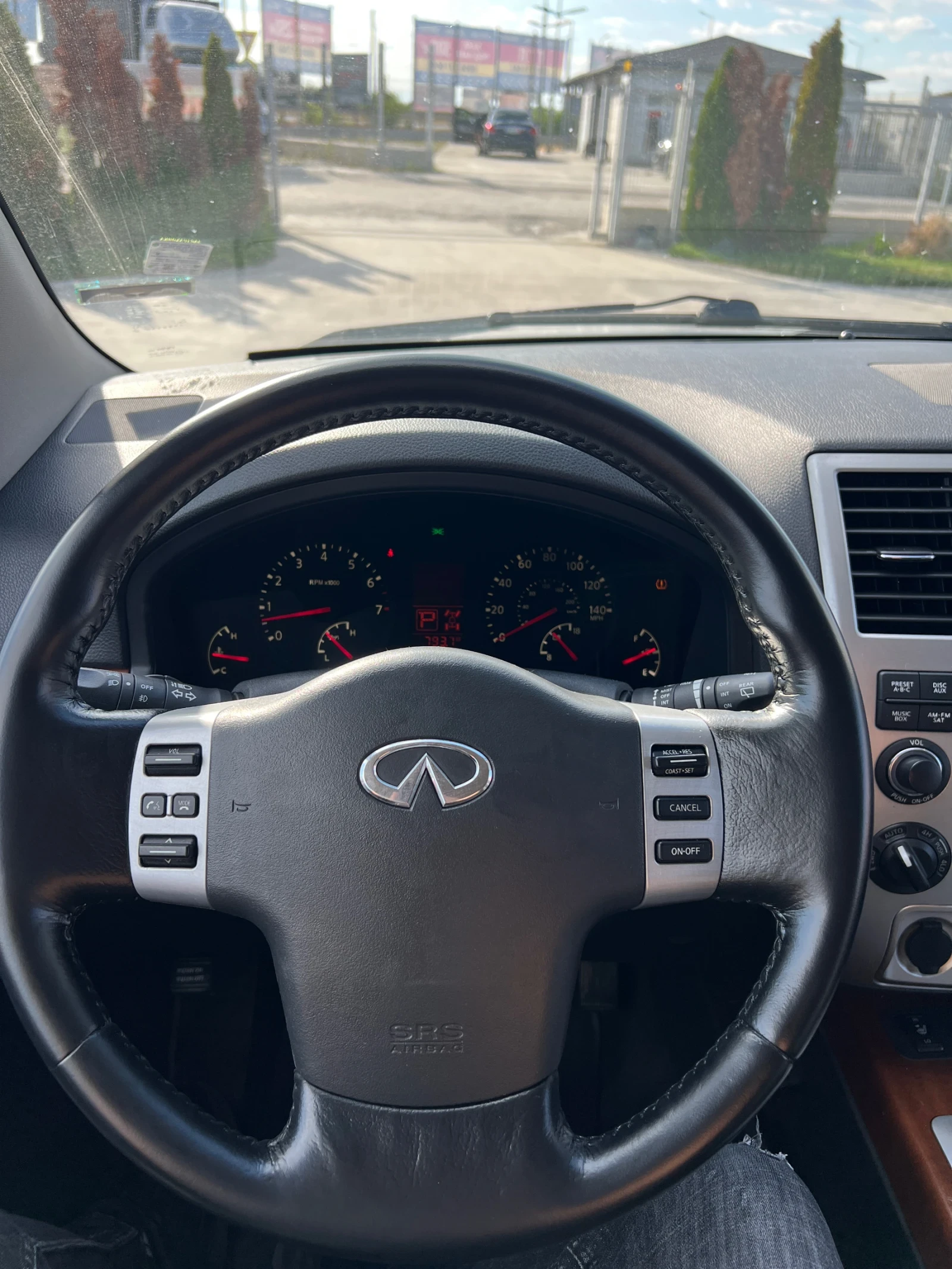 Infiniti QX56 V8 5.6 / FULL, снимка 9 - Автомобили и джипове - 56295151