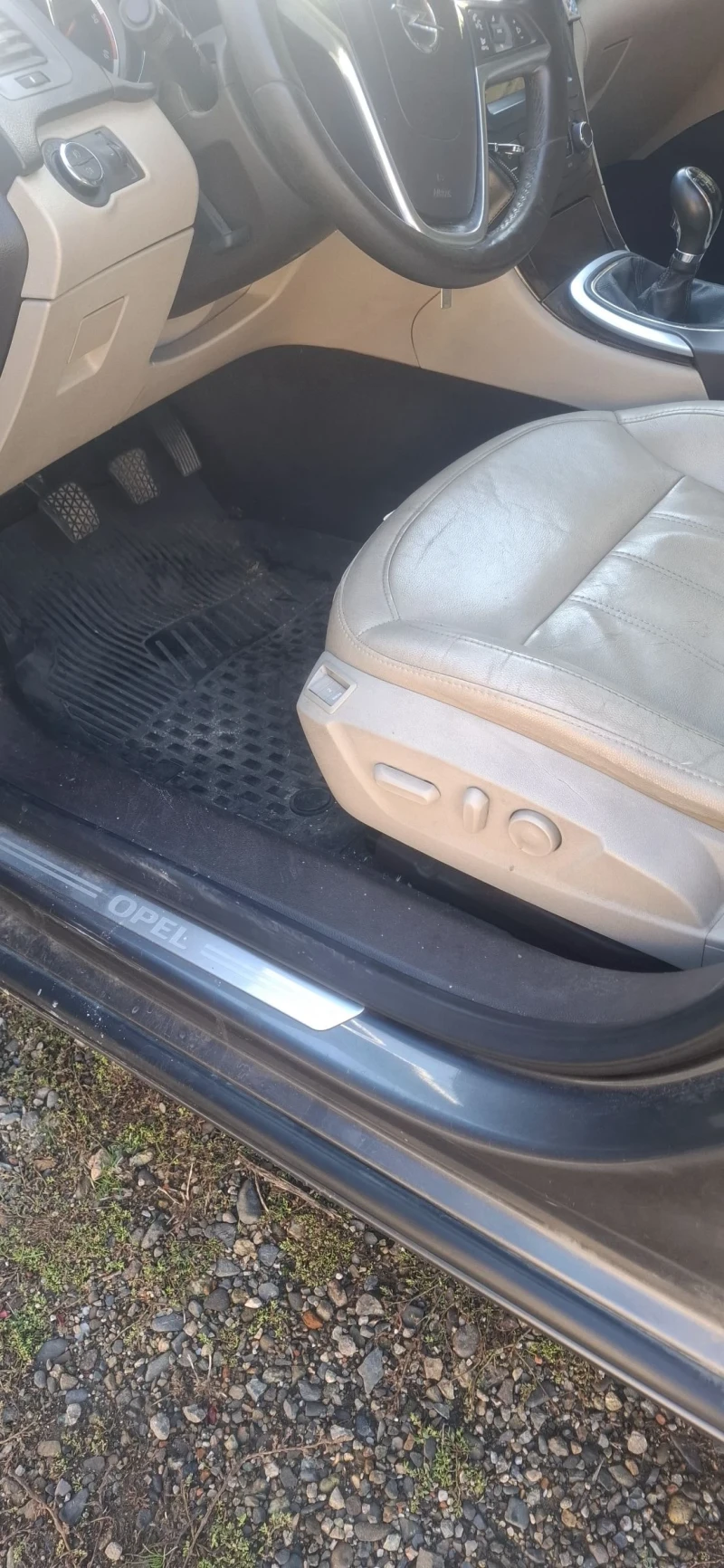 Opel Insignia, снимка 17 - Автомобили и джипове - 52262592