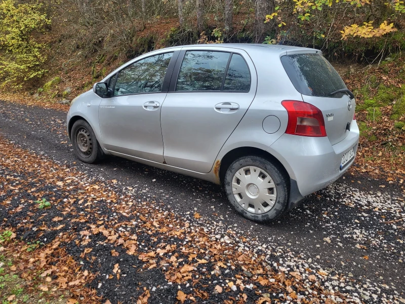 Toyota Yaris Toyota Yaris 1.0i бензин газ, снимка 3 - Автомобили и джипове - 52394557
