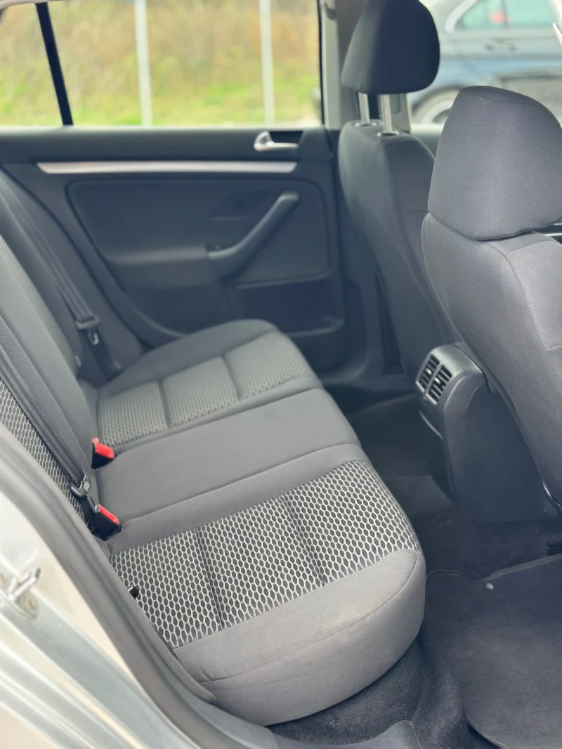 VW Golf Variant 1.6 TDI * ЛИЗИНГ* , снимка 13 - Автомобили и джипове - 52592806